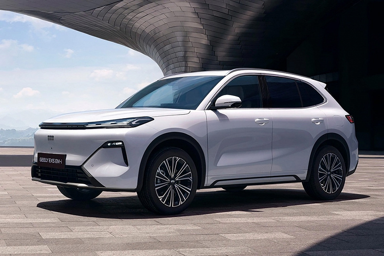 В России официально появится первый подключаемый гибрид Geely — Geely EX5 EM-i может проезжать до 1420 км на баке бензина В России официально появится первый подключаемый гибрид Geely — Geely EX5 EM-i может проезжать до 1420 км на баке бензина